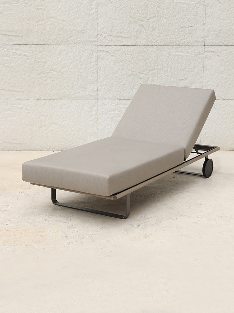 Sun Loungers 68