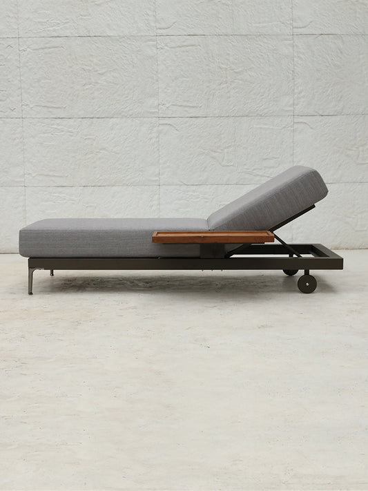 Sun Loungers 69