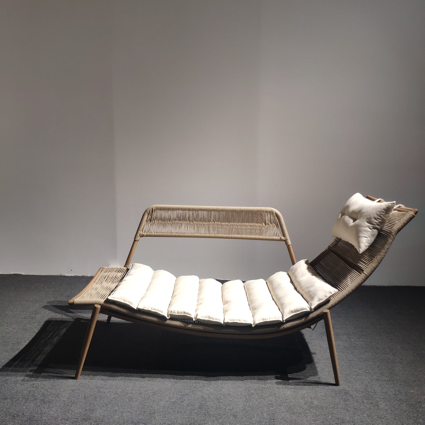 Sun Loungers 10