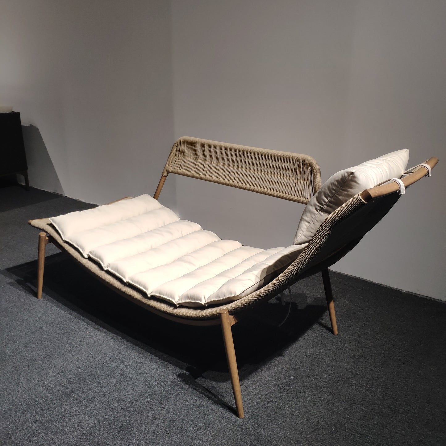 Sun Loungers 10