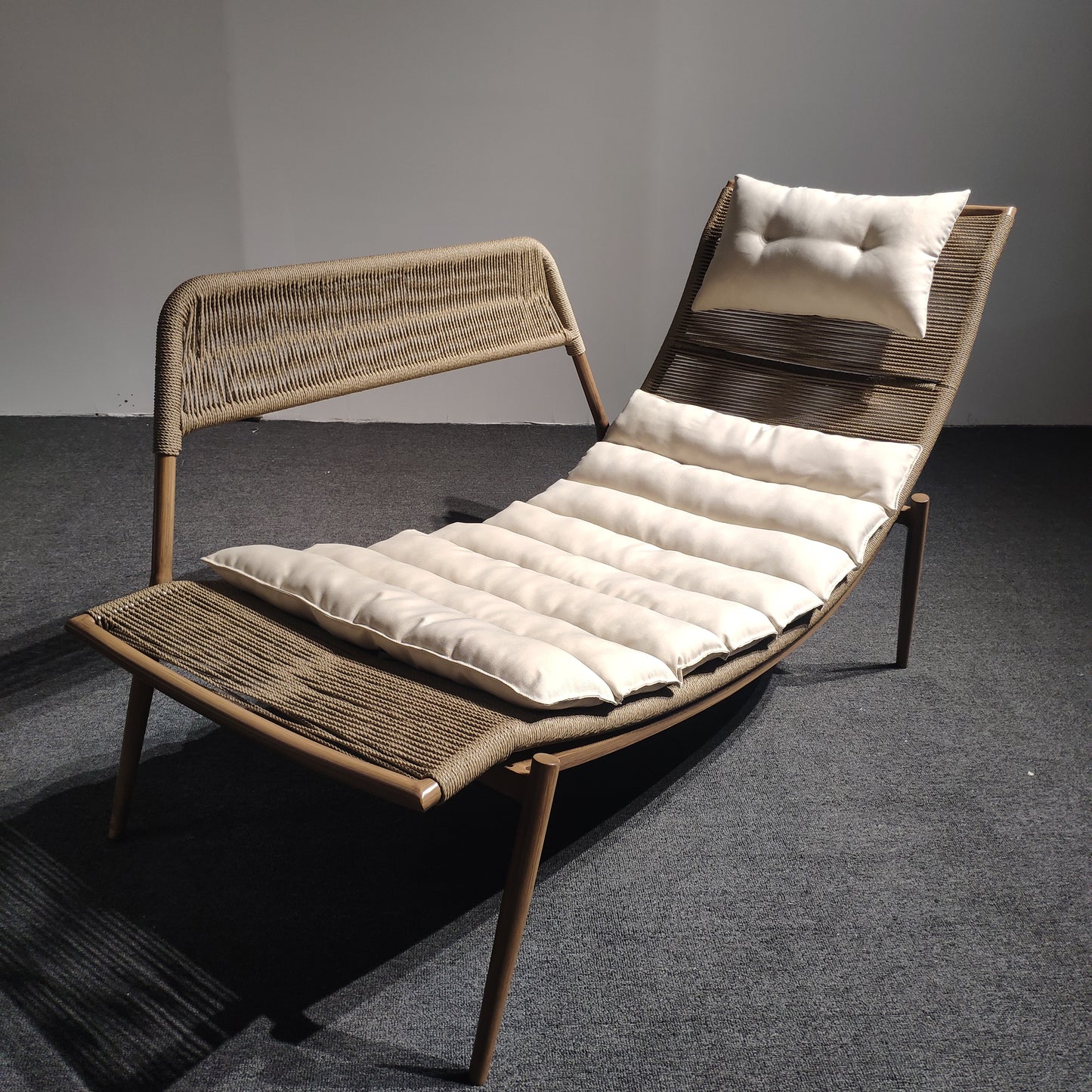 Sun Loungers 10