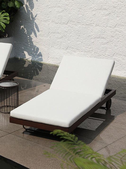 Sun Loungers 16