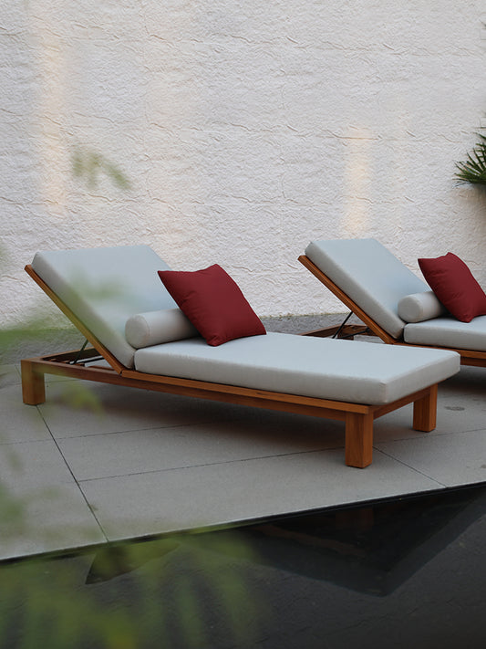 Sun Loungers 17