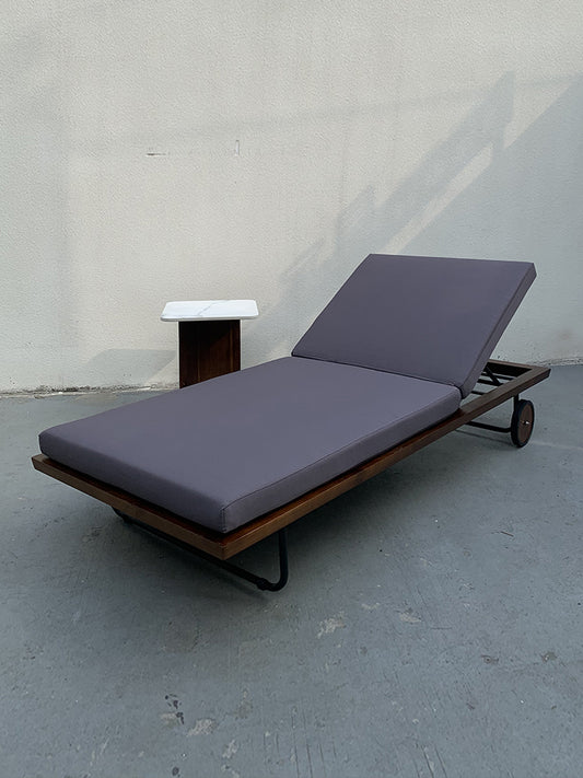 Sun Loungers 18