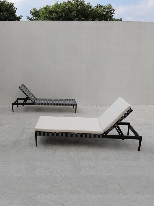 Sun Loungers 82
