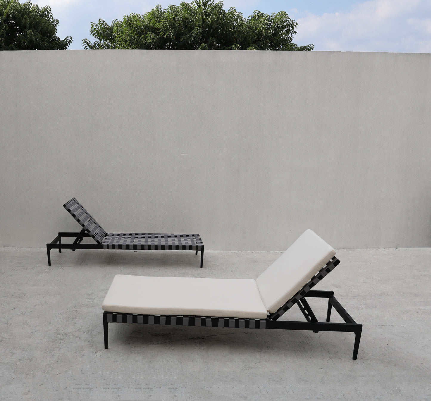Sun Loungers 82