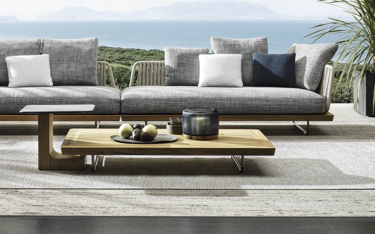 Minotti Sunray Outdoor Coffee Table