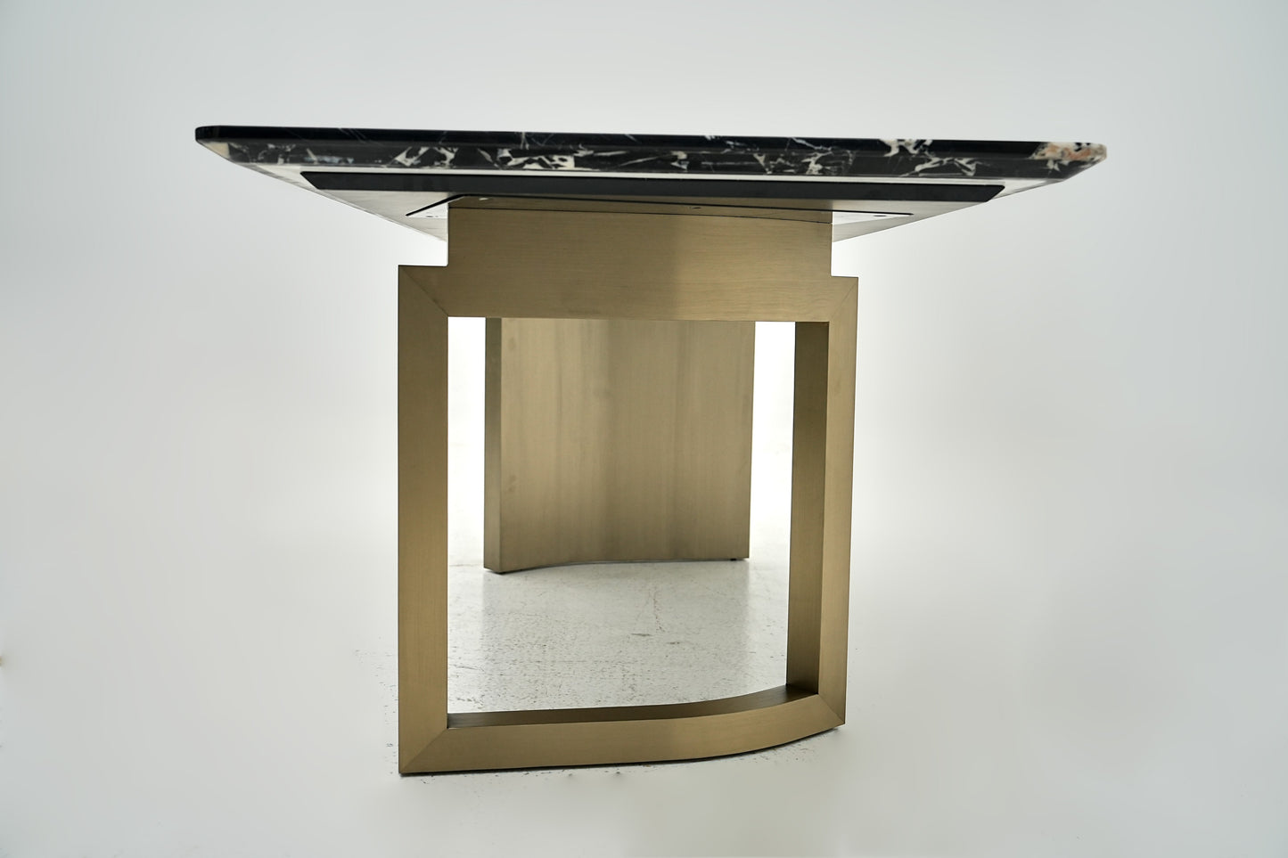 Fendi Ford Dinning Table