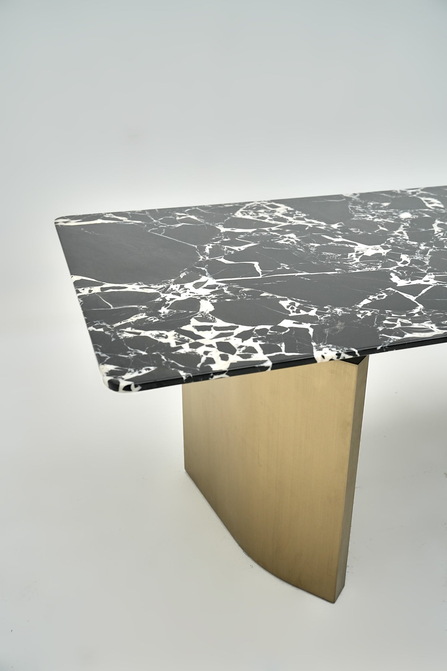 Fendi Ford Dinning Table