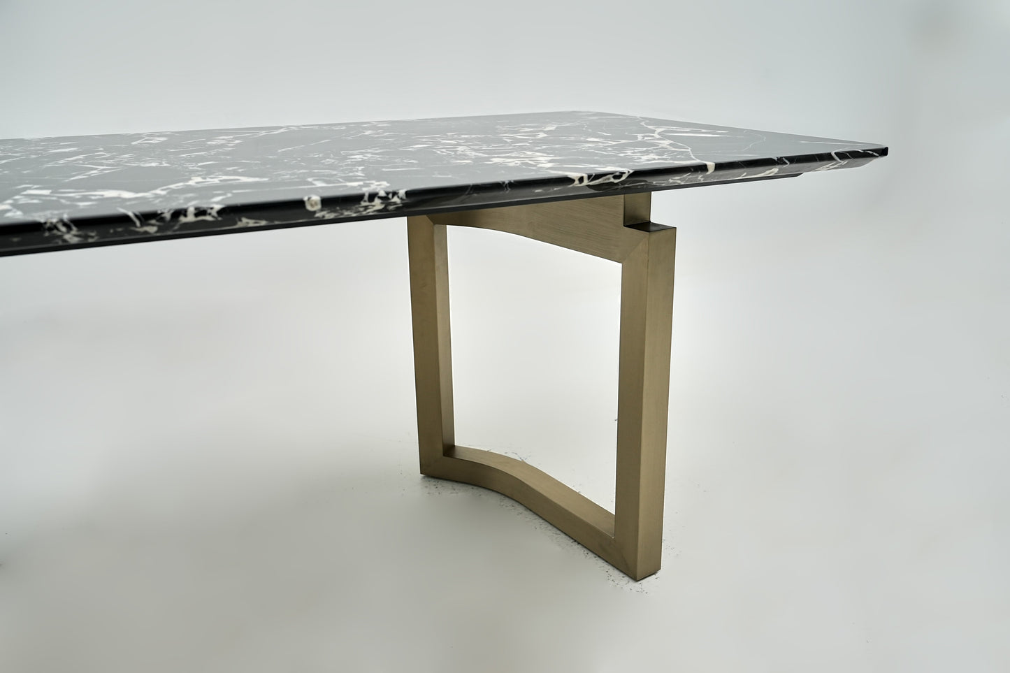 Fendi Ford Dinning Table