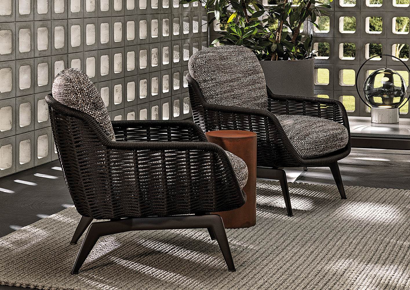Minotti Belt Outdoor Lounge Chair
