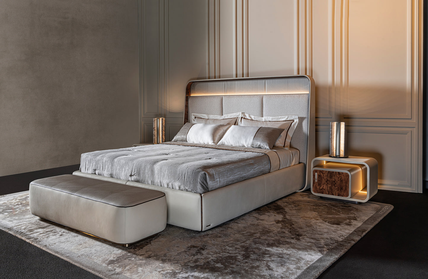 Visionnaire Embrace Radica Bed