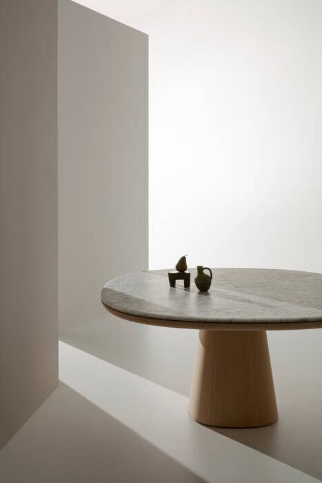 B&B Allure O' Dinning Table