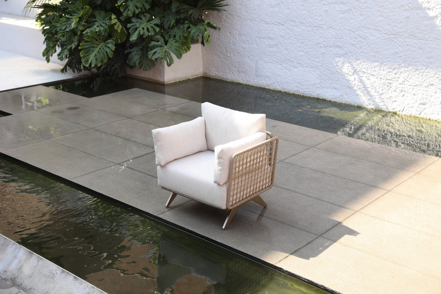 Outdoor  Armchairs 197