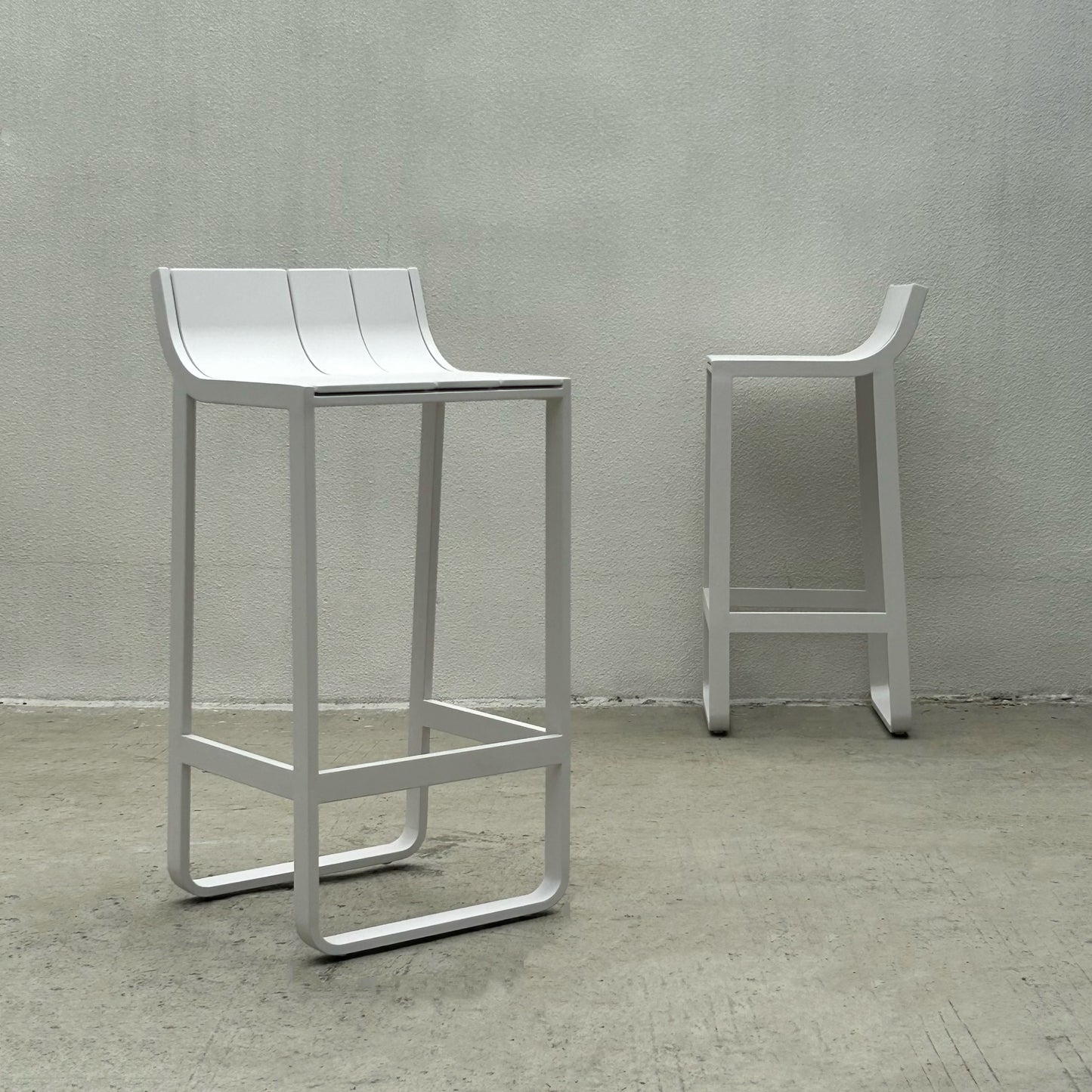 Bar Table 4