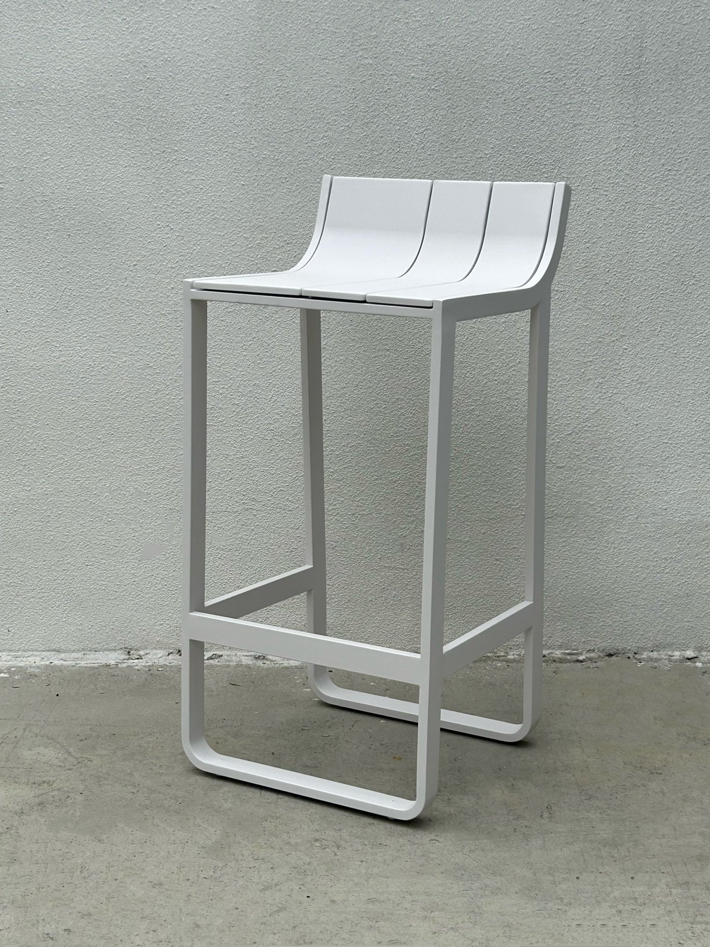 Bar Table 4