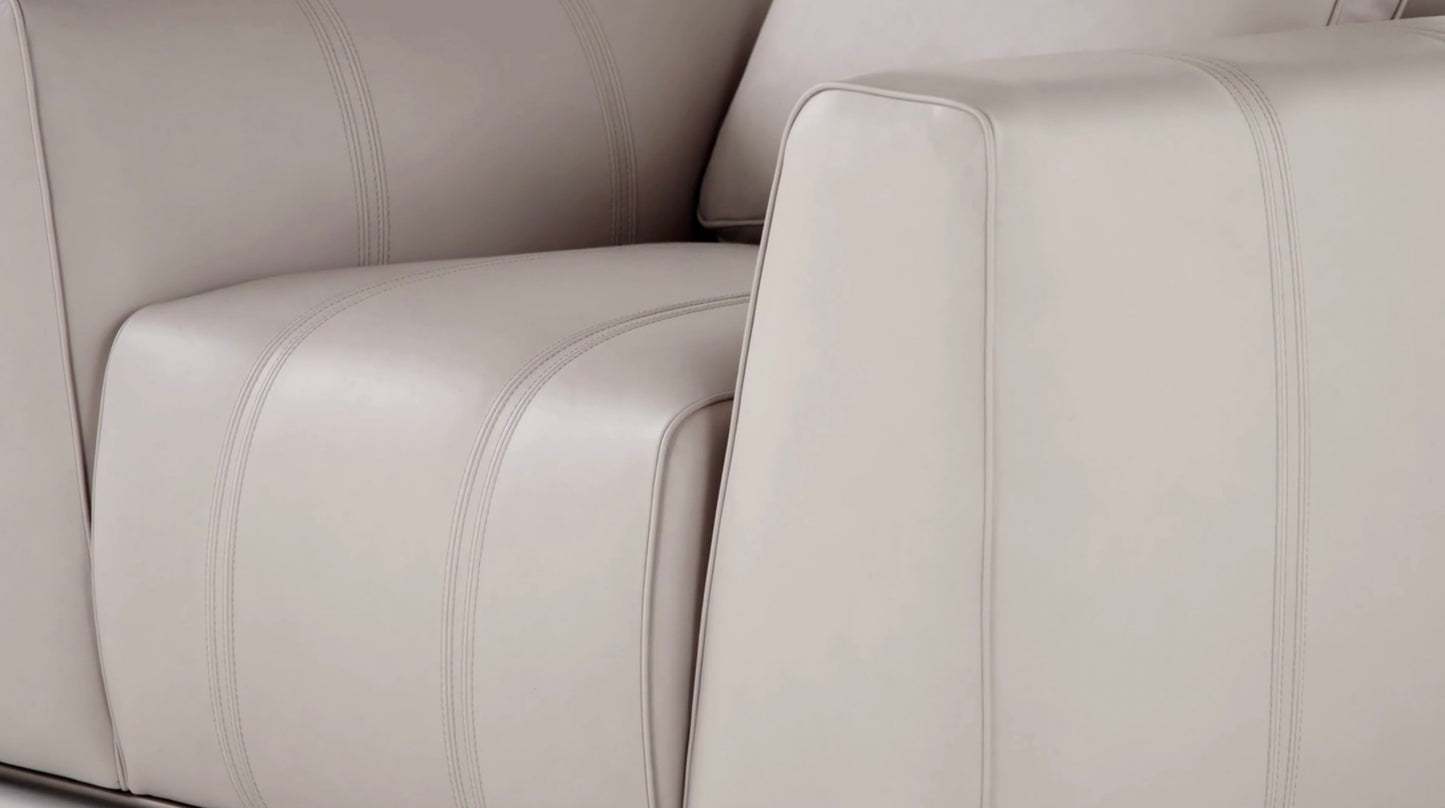 Visionnaire Loving F. Armchair