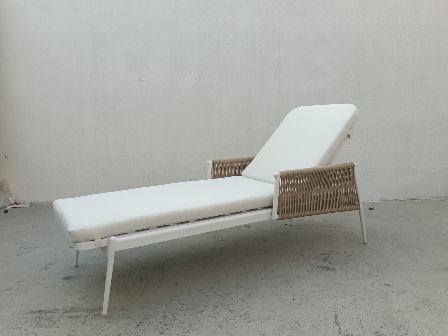 Sun Loungers 81