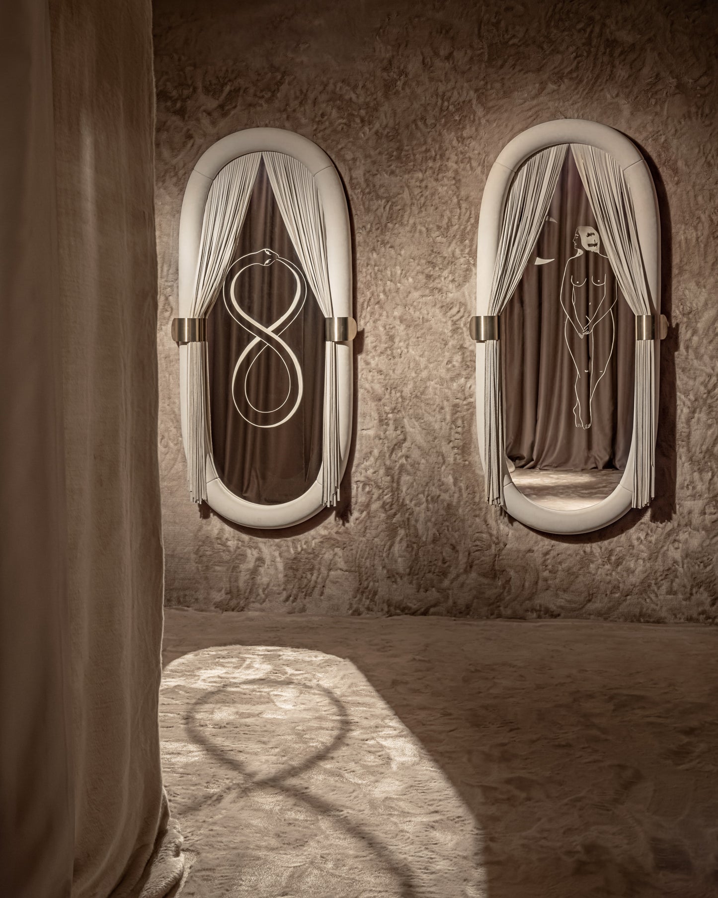 Visionnaire Blanche Mirror