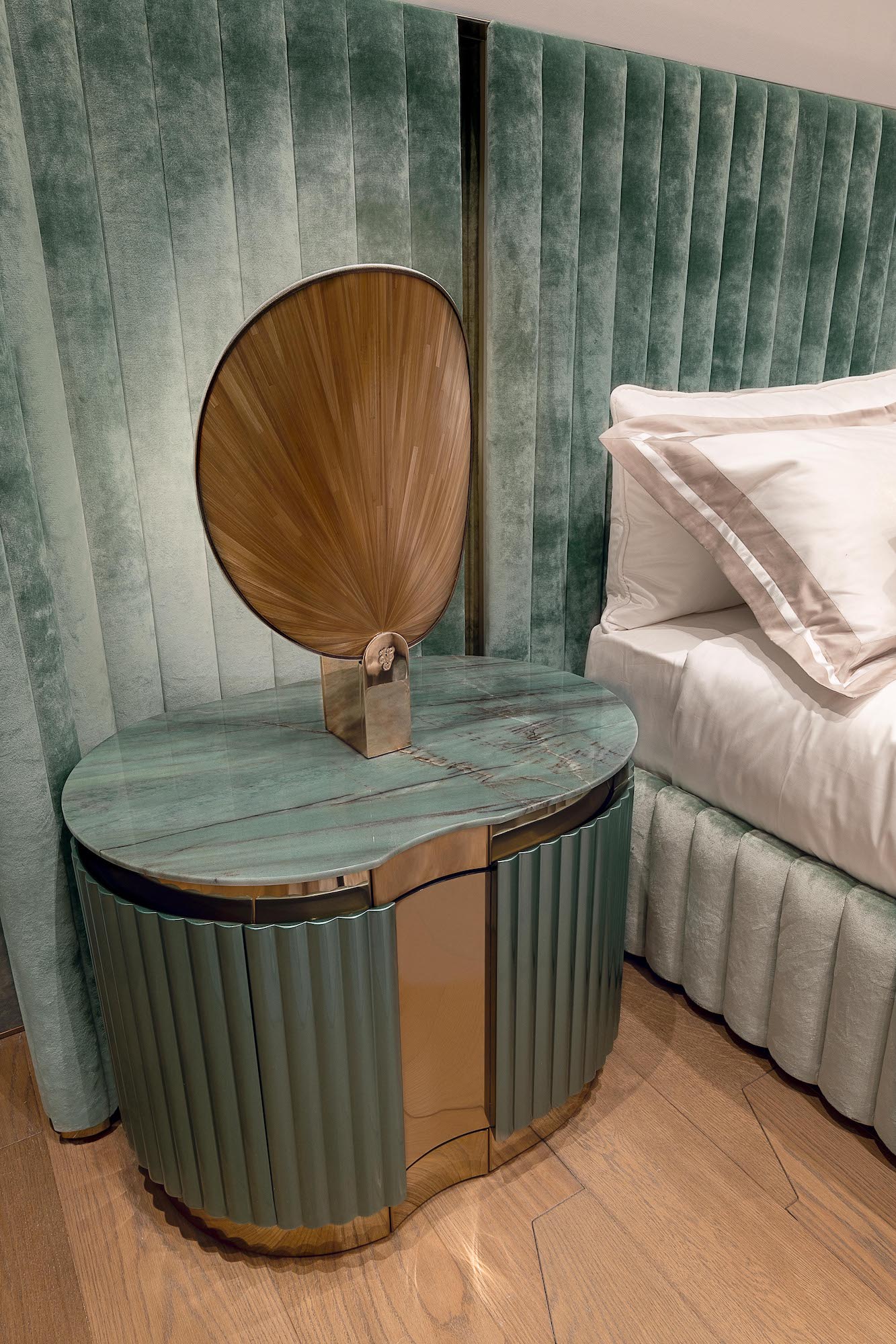Visionnaire Leonardo Nightstand