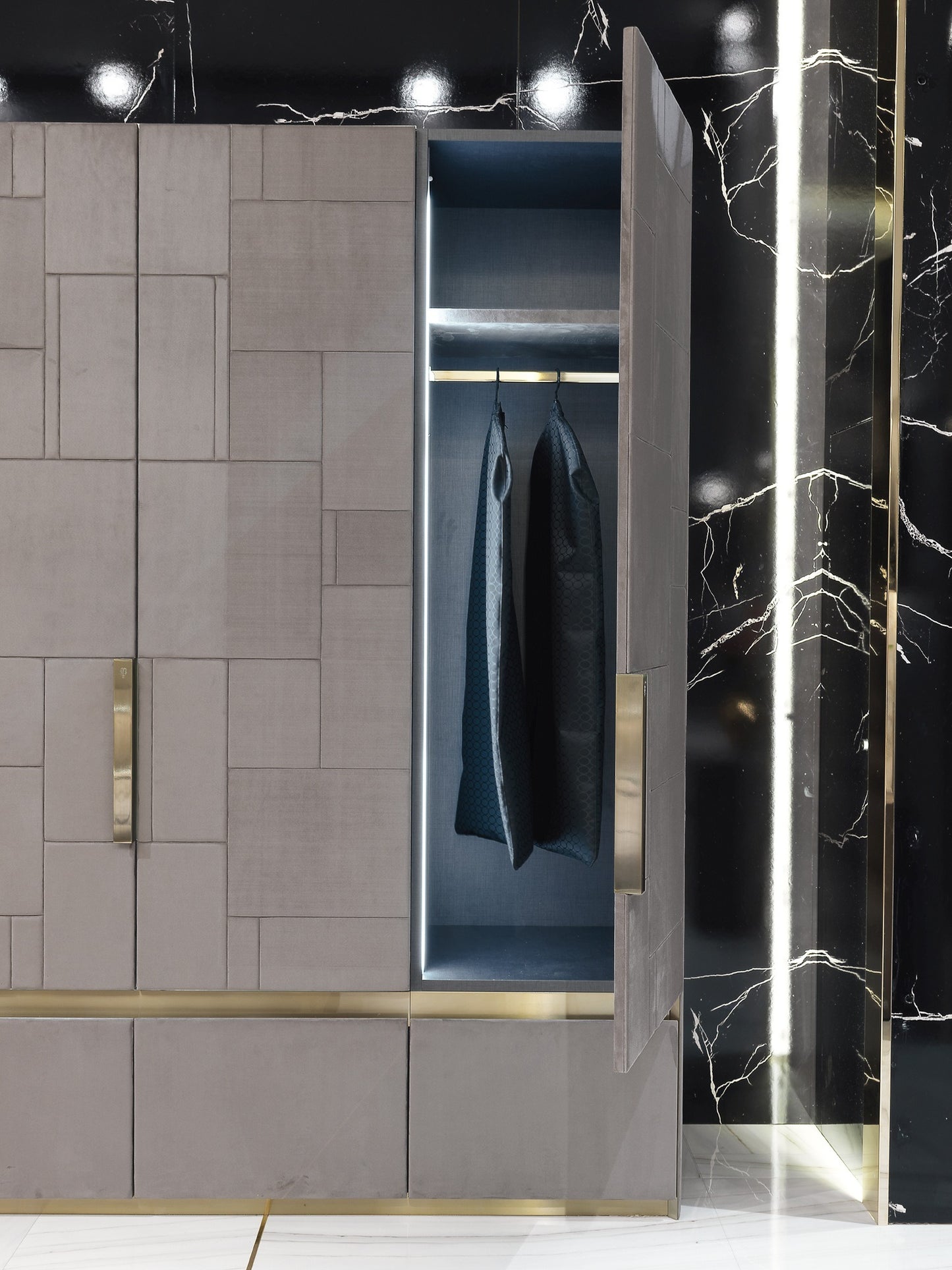 Visionnaire Barrymore Wardrobe
