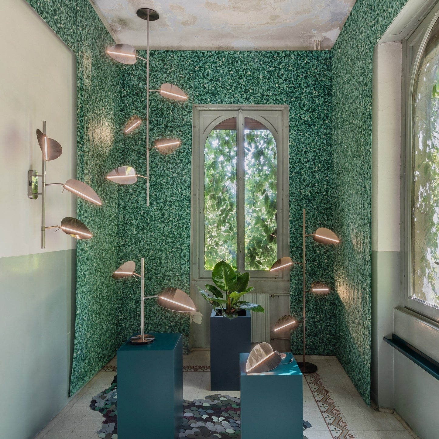 Visionnaire Aracea Floor Lamp