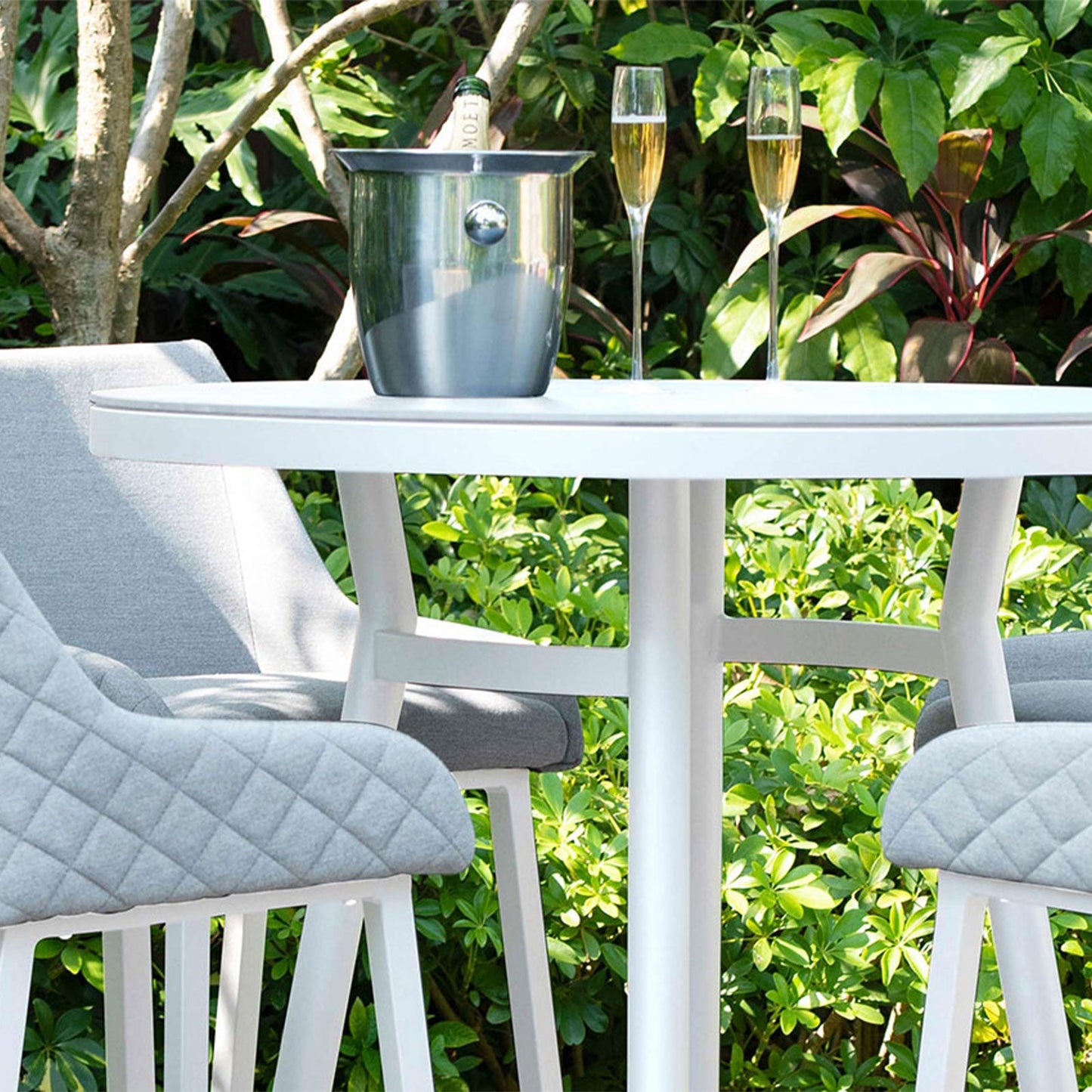 Regal Outdoor 4 Seat Round Bar Set