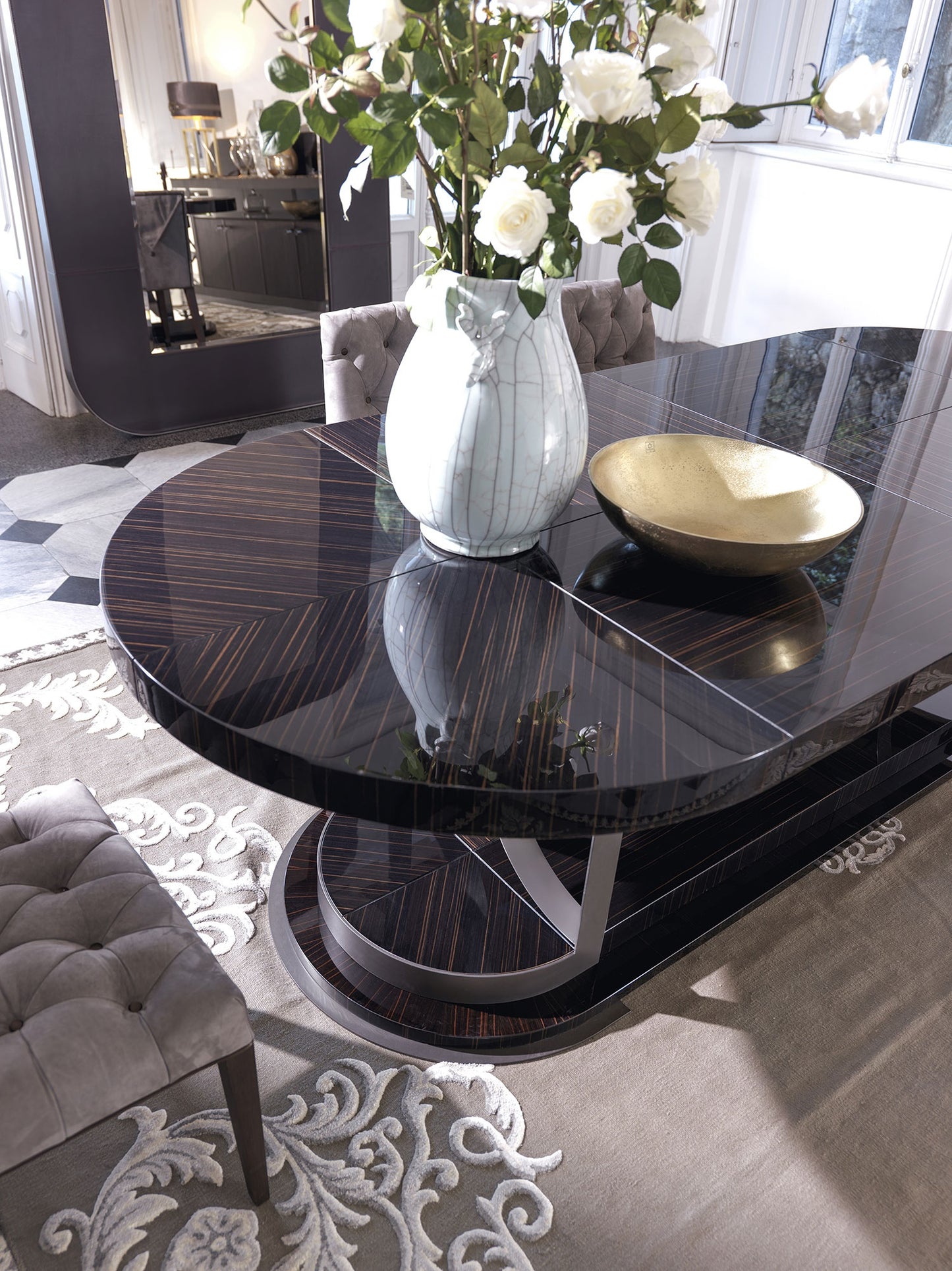 Vittoria Frigerio Aragona Dinning Table