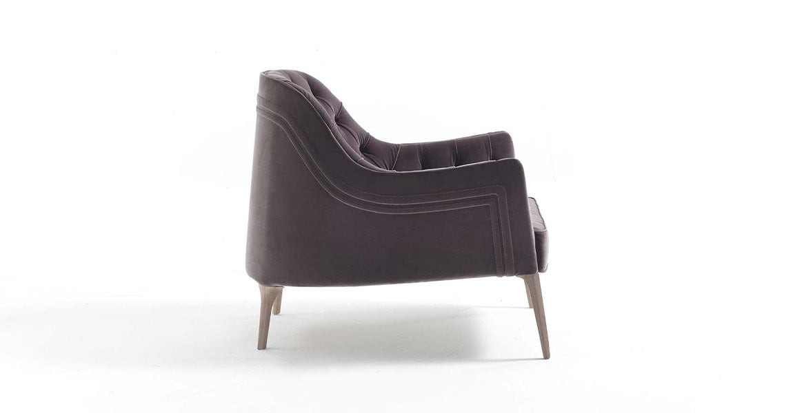 Vittoria Frigerio Poggi Bergere Capitonnè Leisure Chair