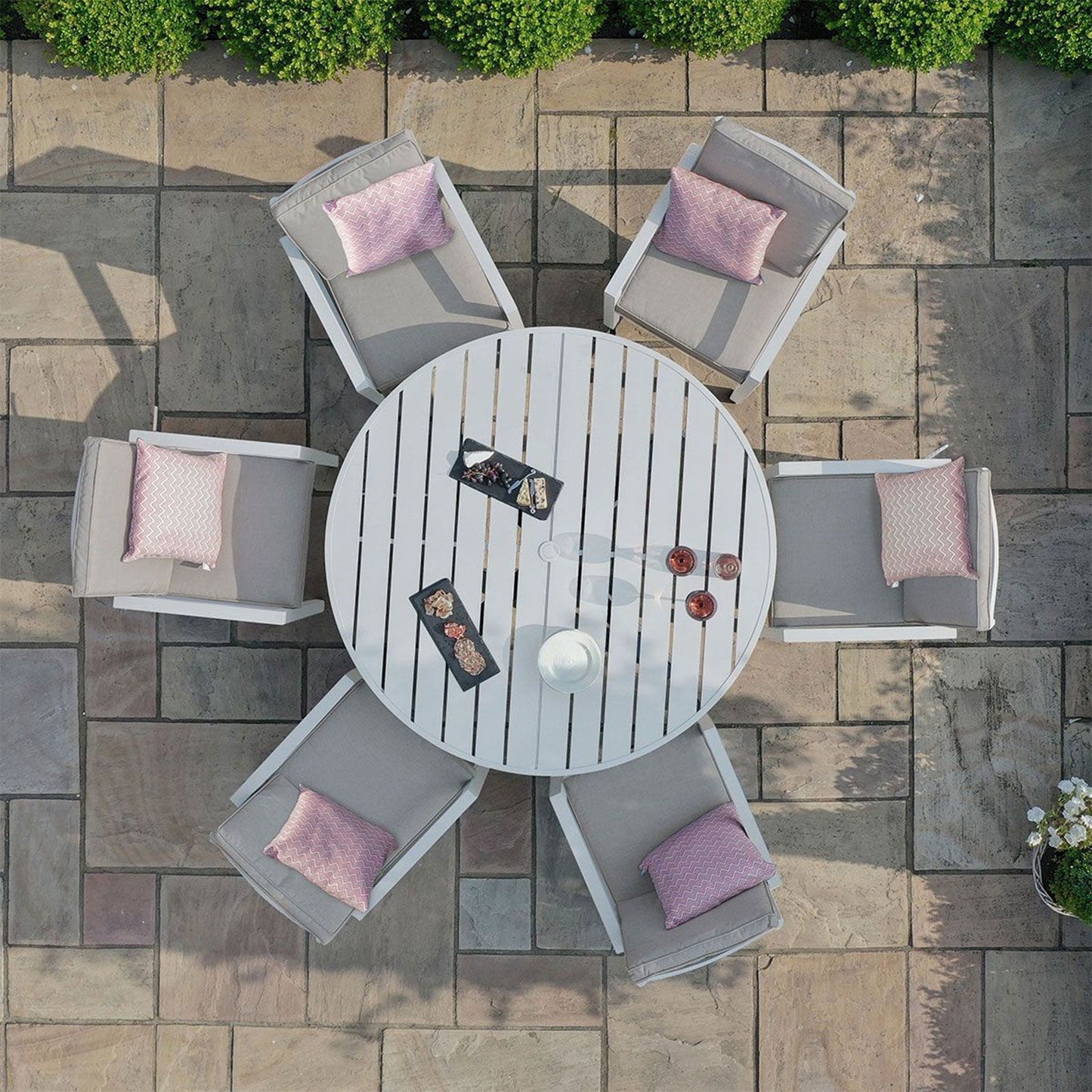 New York Outdoor 6 Seat Round Dining Set