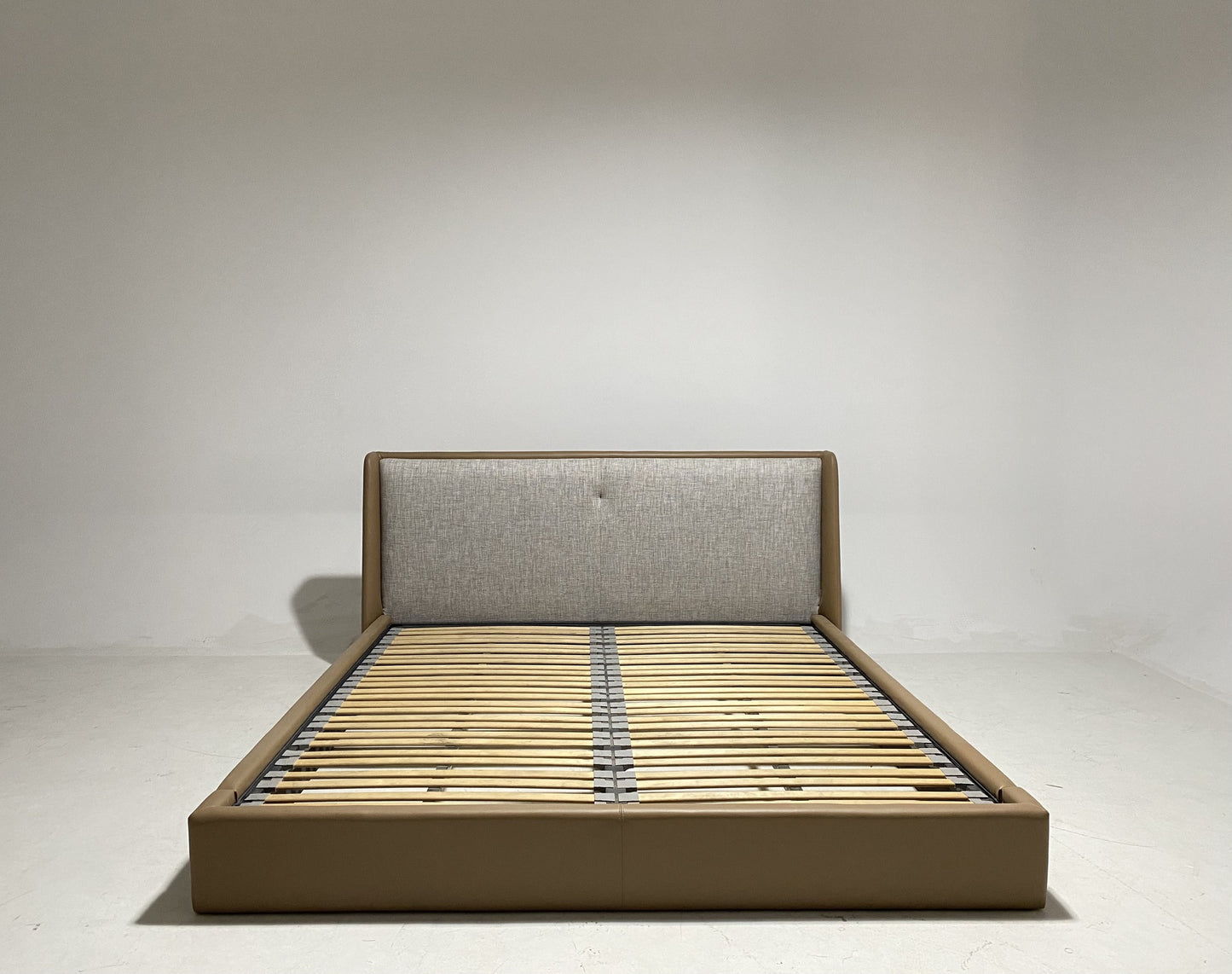 Minotti Spencer Bed