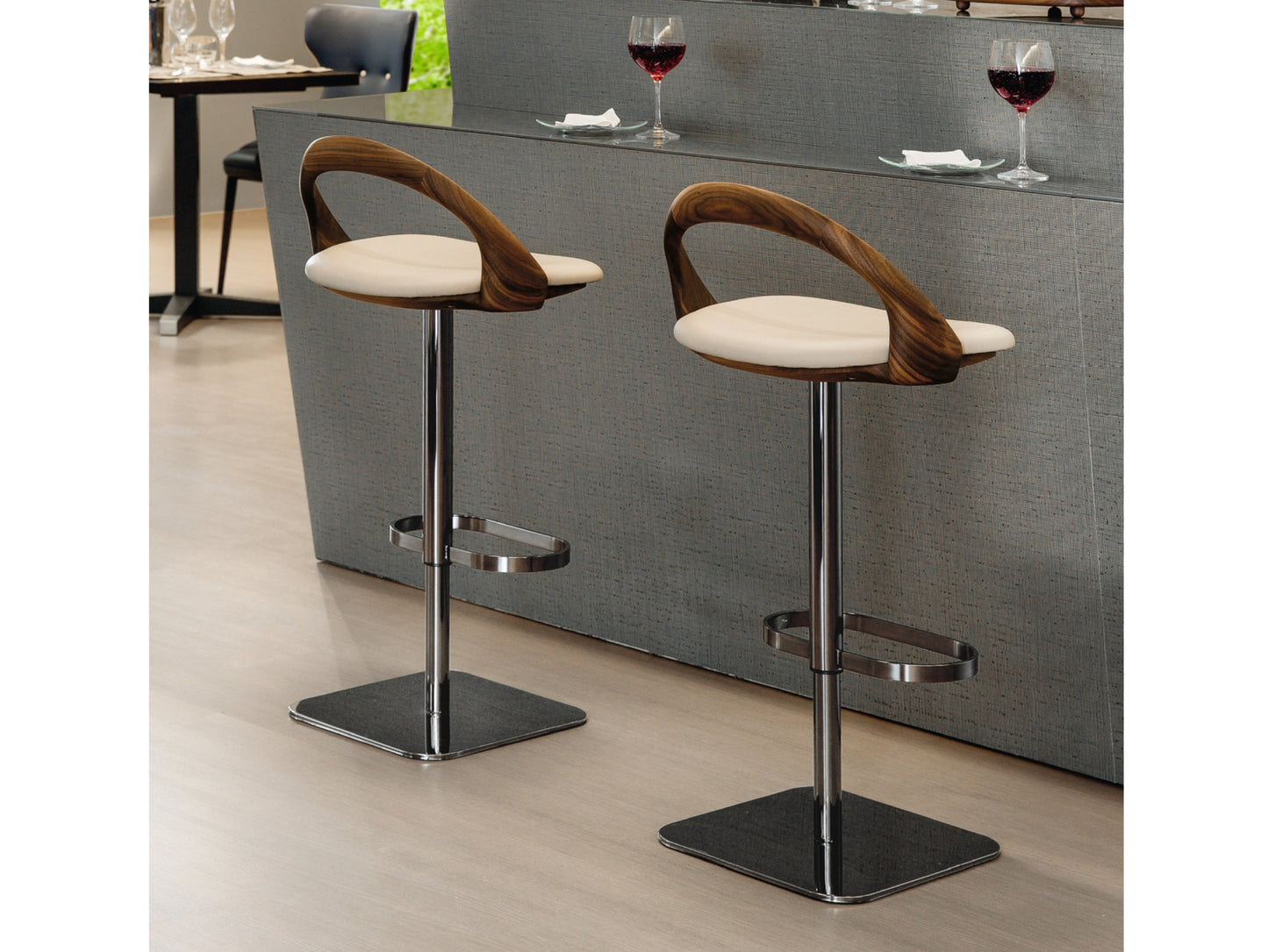 Porada Ester Bar Chair