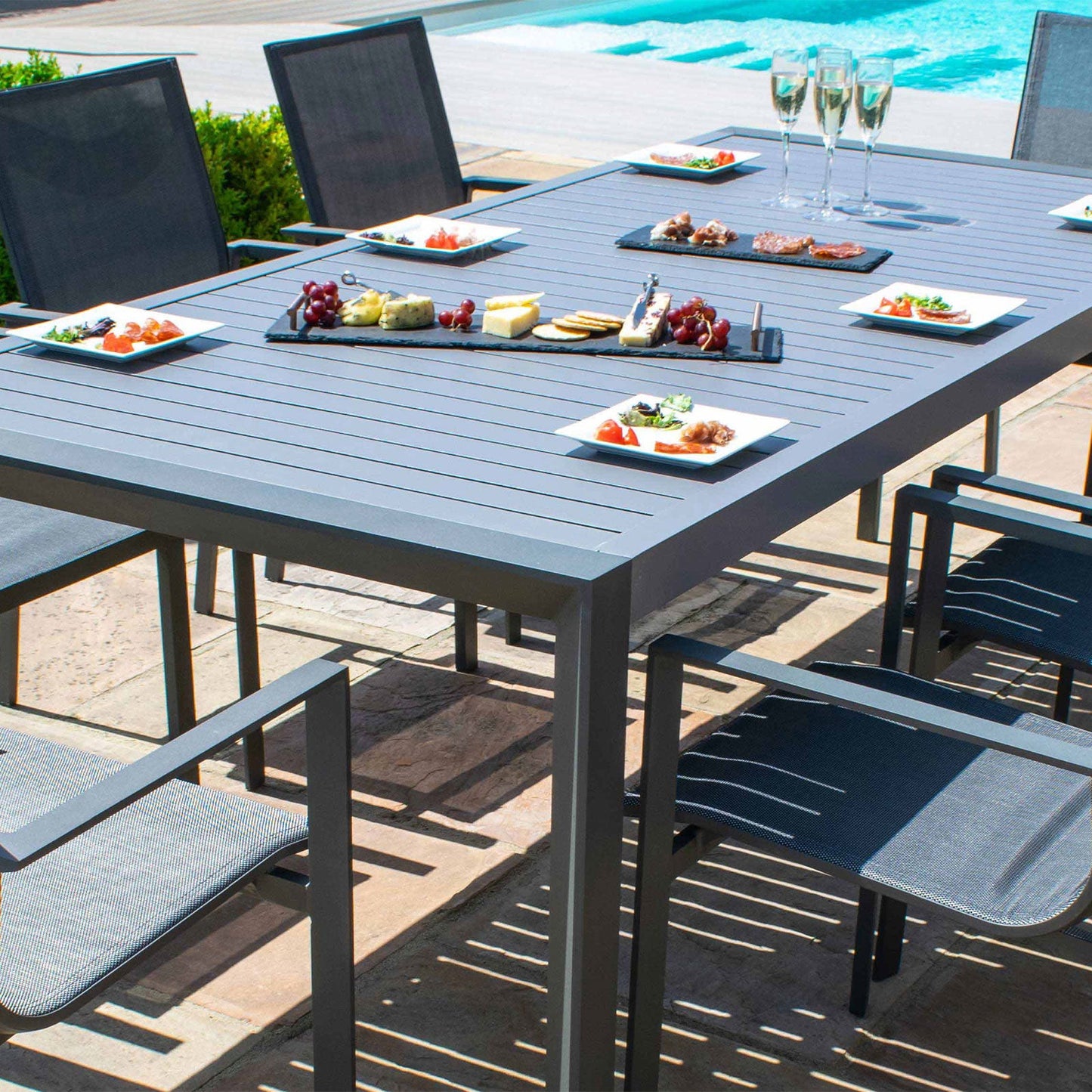 New York Outdoor 8 Rectangular Dining Set