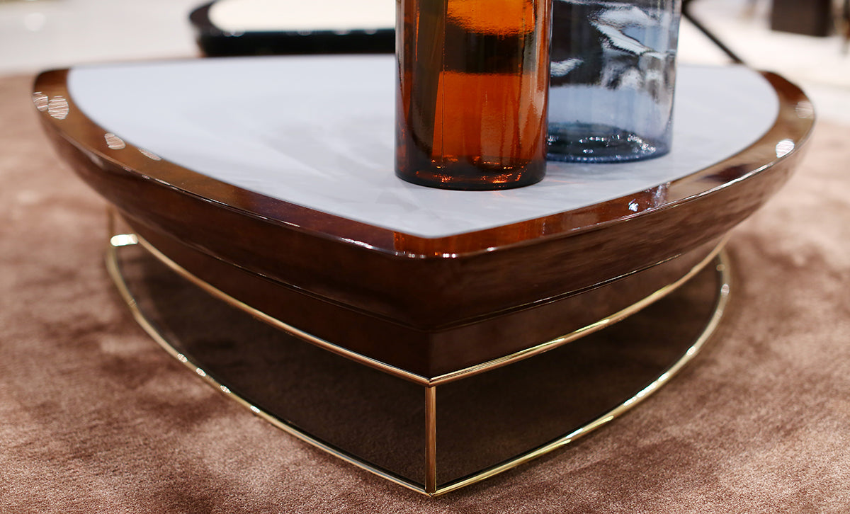 Turri Madison triangle Coffee Table – daylight
