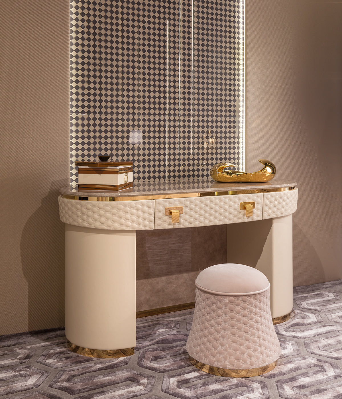 Turri Vogue Stool – Daylight Furniture